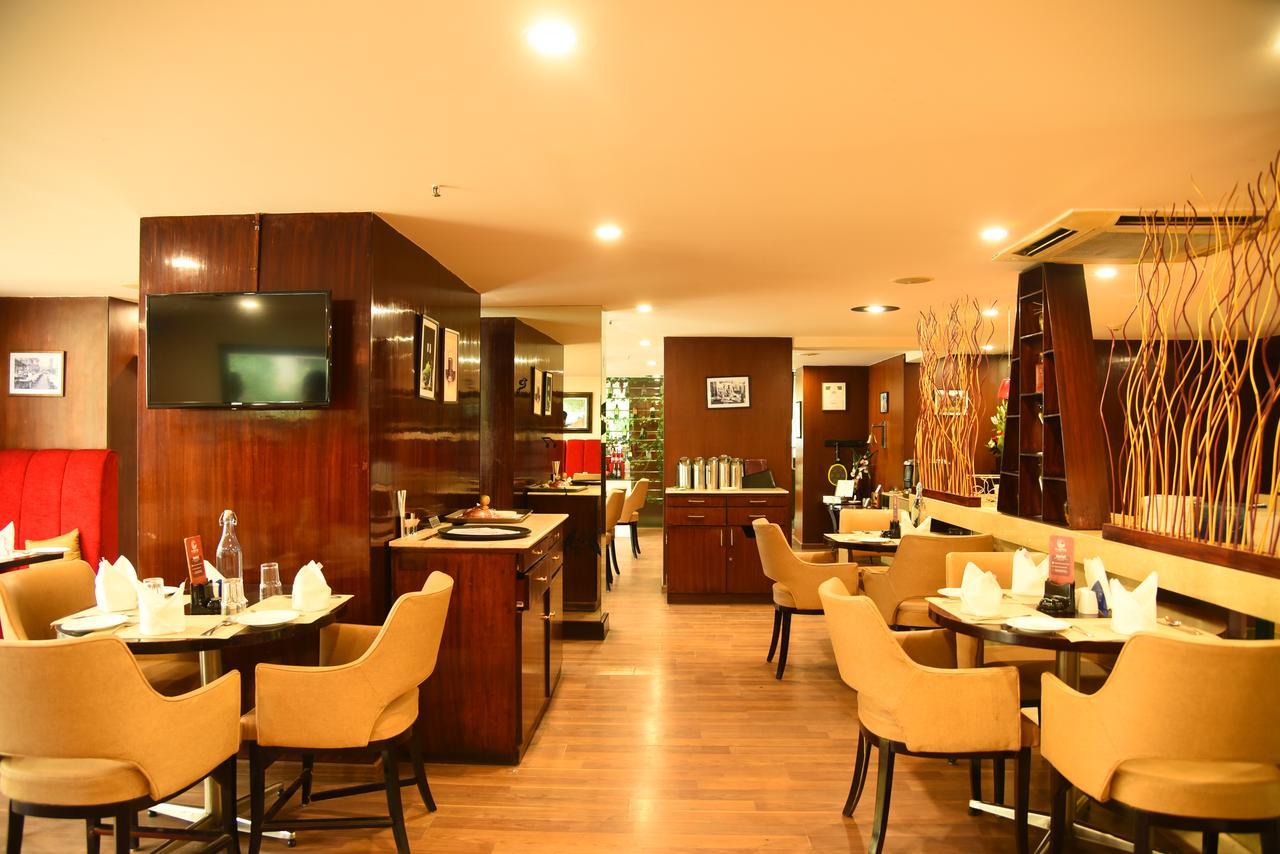 Royal Orchid Suites Whitefield Bangalore Buitenkant foto