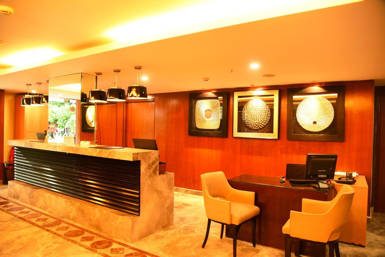 Royal Orchid Suites Whitefield Bangalore Buitenkant foto